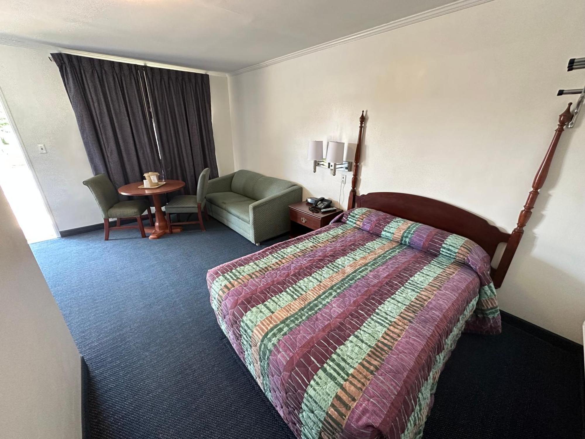 Four Oaks Lodging 스미스필드 외부 사진